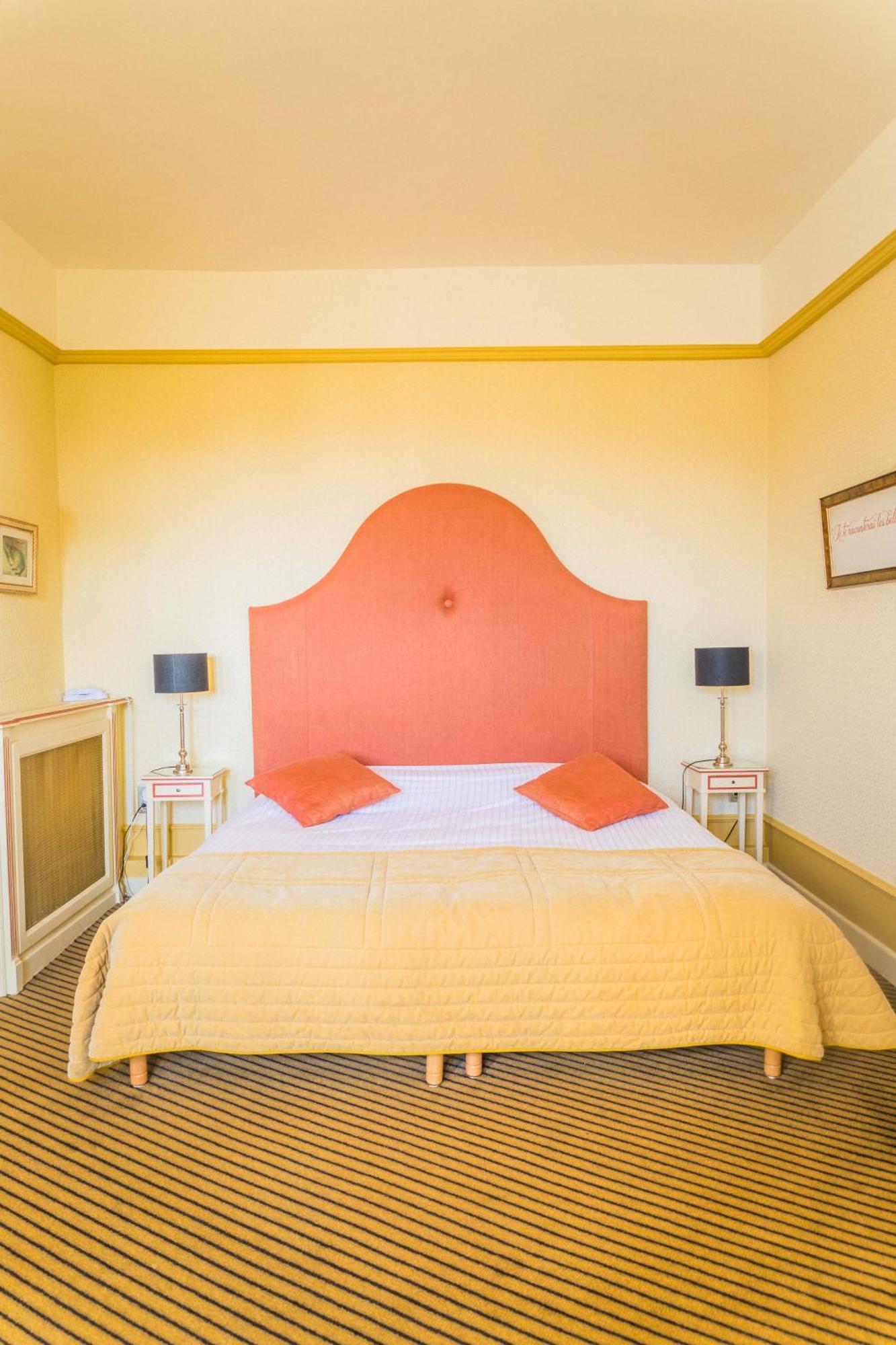 Chateau De Castel Novel Boutique Hotel Varetz Luaran gambar